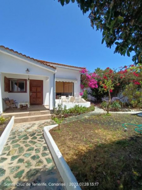 Schöne Wohnung in Puerto de la Cruz mit Garten.
